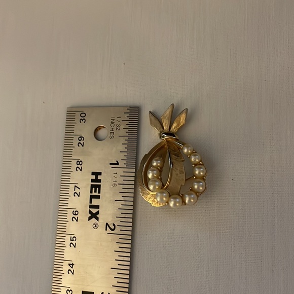 Estate jewelry gold and pearl brooch - Picture 8 of 8